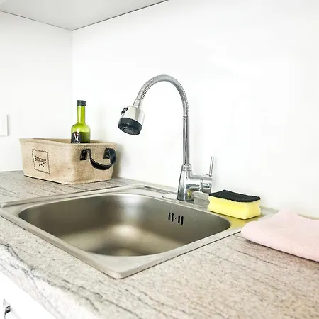 Sea View Apartment *